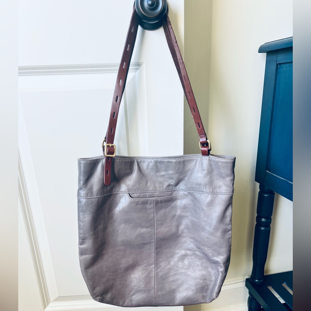 Elegant Gray Leather Shoulder Bag